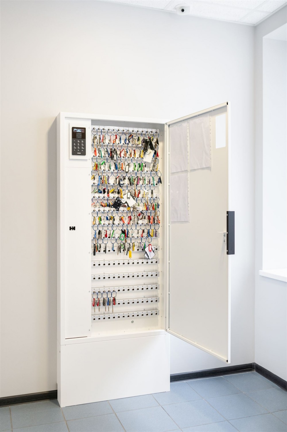 Electronic key cabinet